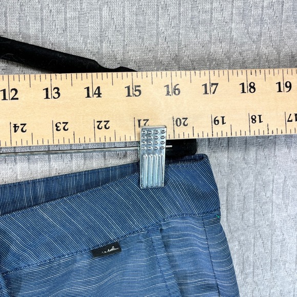 Travis Mathew performance Blue Golf Dress Shorts Men 34 Polyester Blend Stretch - Picture 3 of 9